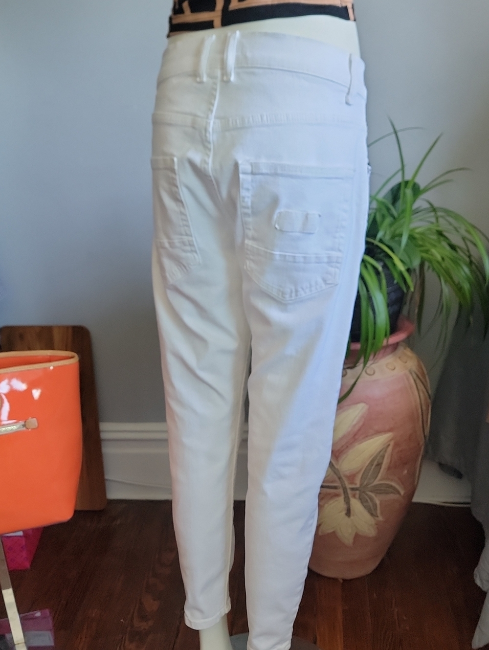 White High-Rise Women’s Jeans